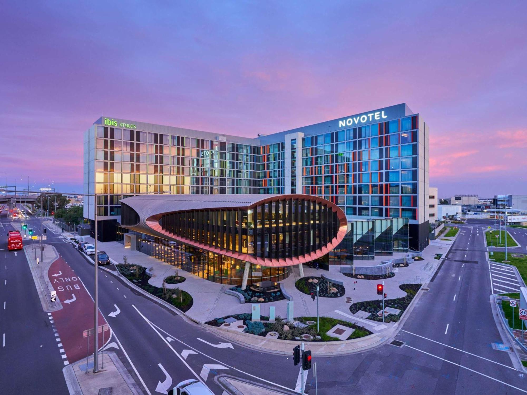 Отель Ibis Styles Melbourne Airport Экстерьер фото